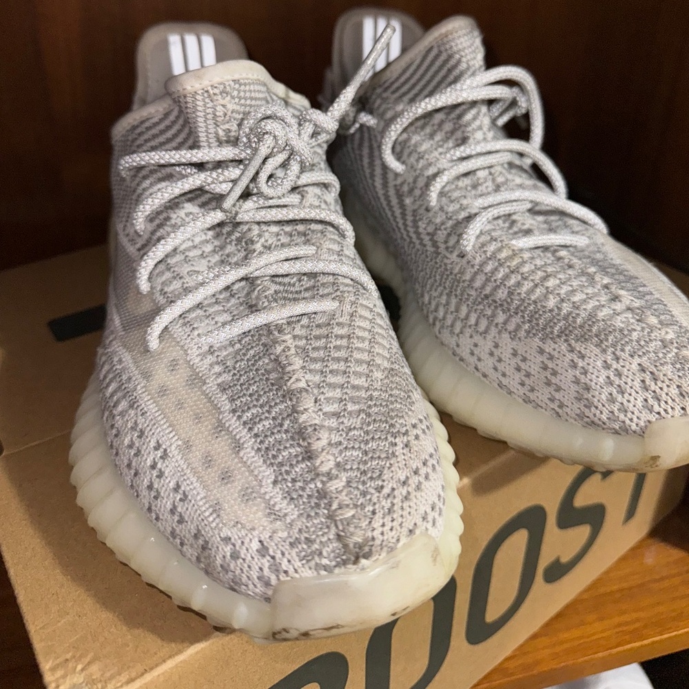 YEEZY BOOST 350 v2
